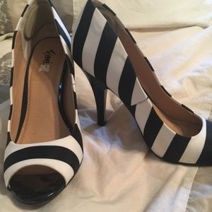 Black and white striped peep toe pumps